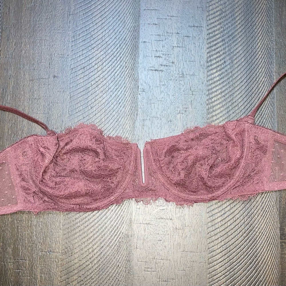 Lace Underwire Bra in Pink